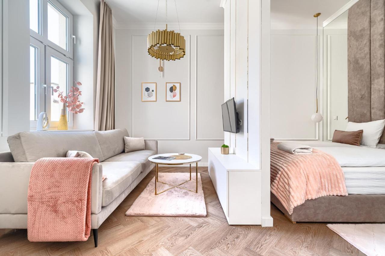 Margi Aura Lux Large And Very Glam Studio ชเตชชิน ภายนอก รูปภาพ
