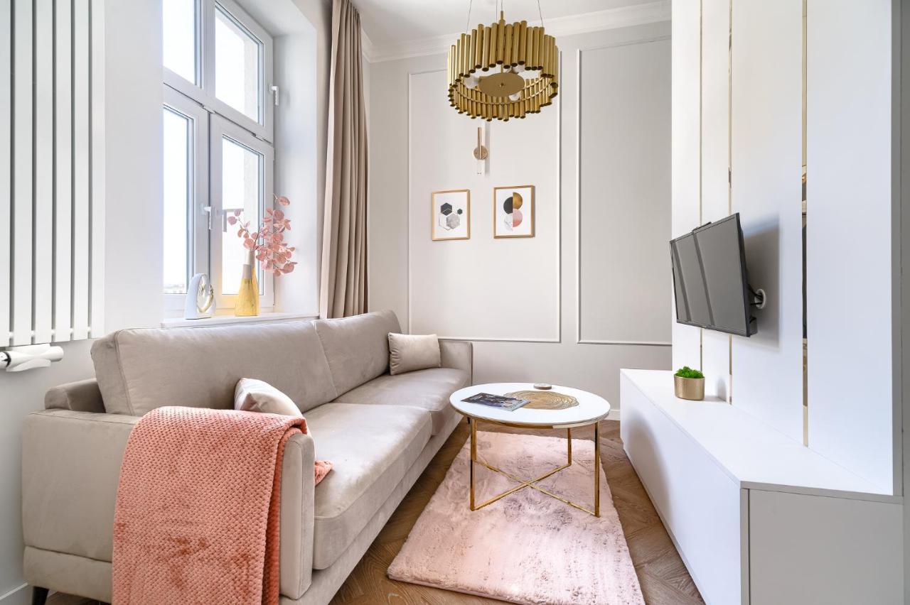 Margi Aura Lux Large And Very Glam Studio ชเตชชิน ภายนอก รูปภาพ